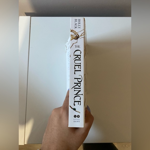 The Cruel Prince Paperback Book - Picture 3 of 3